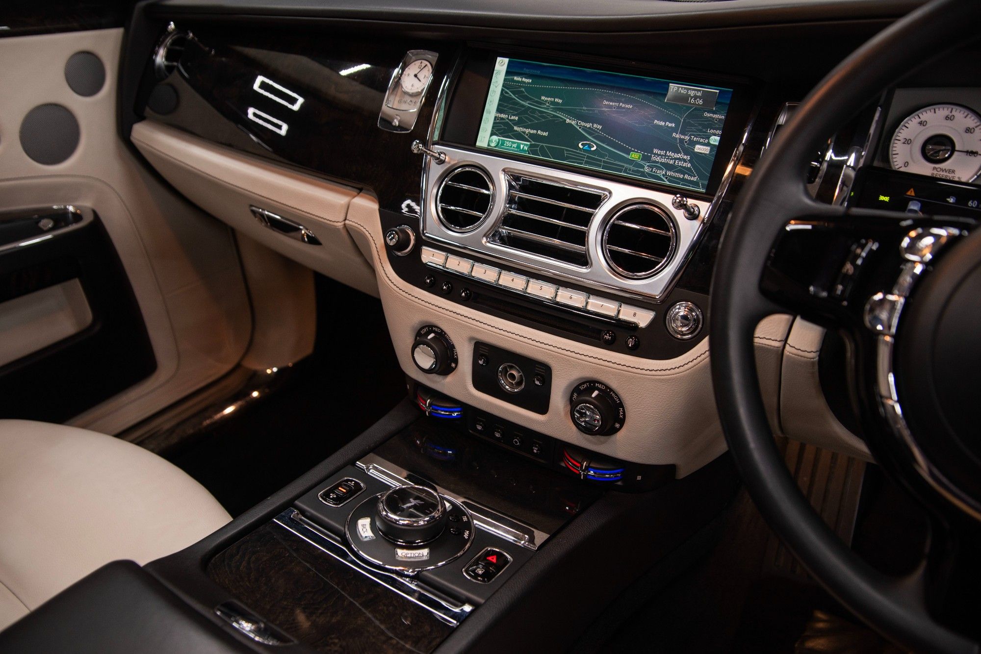 USED 2015 64 ROLLS-ROYCE GHOST 6.6 V12 