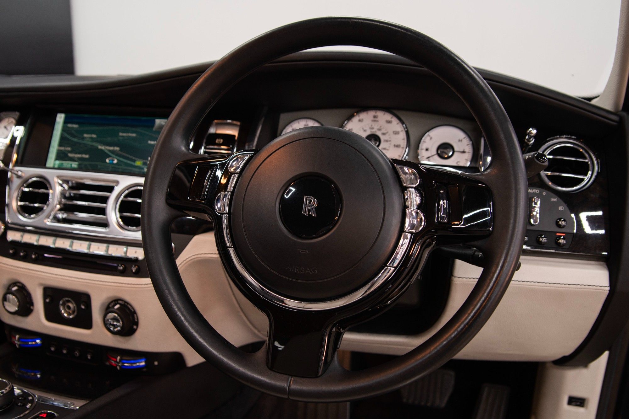 USED 2015 64 ROLLS-ROYCE GHOST 6.6 V12 