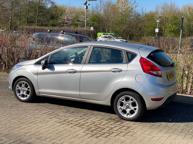 2012 FORD FIESTA 1.25 Zetec Hatchback 5dr Petrol Manual (129 g/km, 81 bhp) - Photo 4