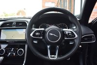 USED 2021 21 JAGUAR XE 2.0 P250i R-Dynamic Black Saloon 4dr Petrol Auto Euro 6 (s/s) (250 ps) PAN ROOF / BLACK EDITION / 360