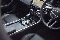 USED 2021 21 JAGUAR XE 2.0 P250i R-Dynamic Black Saloon 4dr Petrol Auto Euro 6 (s/s) (250 ps) PAN ROOF / BLACK EDITION / 360