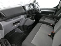 USED 2022 22 VAUXHALL VIVARO 3100 2.0 D 145 BHP L2 DYNAMIC CREWCAB 6 SEATER 6 SEATER | L2 LONG | GLAZED TAILGATE