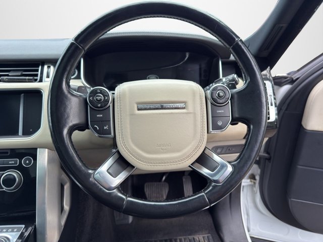 2015 LAND ROVER RANGE ROVER 4.4 SD V8 Vogue SUV 5dr Diesel Auto 4WD Euro 6 (s/s) (339 ps) - Photo 11