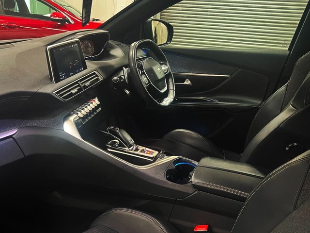 View our PEUGEOT 5008