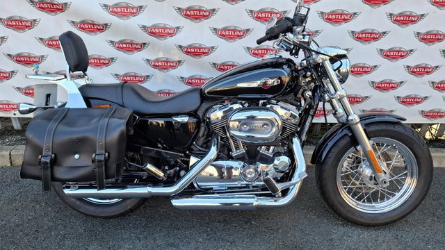 2011 61 Harley-Davidson Xl 1200C Custom Cruiser 