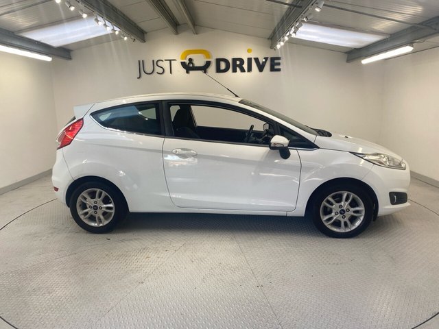 2017 Ford Fiesta 1L Zetec 3dr - Photo 8
