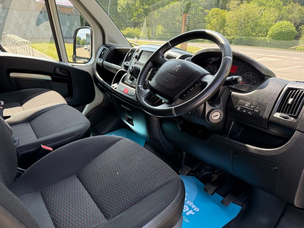 peugeot boxer interior