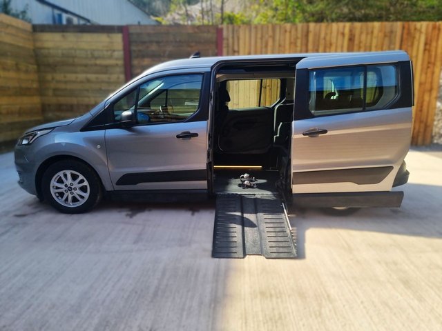 View our FORD GRAND TOURNEO CONNECT