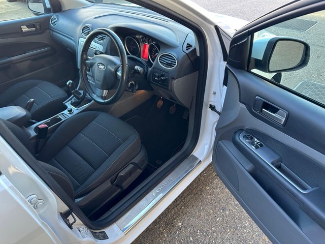 2011 FORD FOCUS - Photo 7