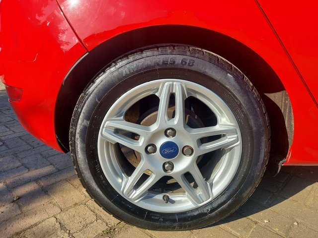 2014 FORD FIESTA - Photo 5