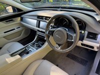 USED 2017 17 JAGUAR XF 2.0d Prestige Saloon 4dr Diesel Auto Euro 6 (s/s) (163 ps) Lane Assist, Heated Front and Rear Seats