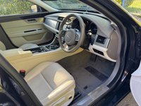 USED 2017 17 JAGUAR XF 2.0d Prestige Saloon 4dr Diesel Auto Euro 6 (s/s) (163 ps) Lane Assist, Heated Front and Rear Seats