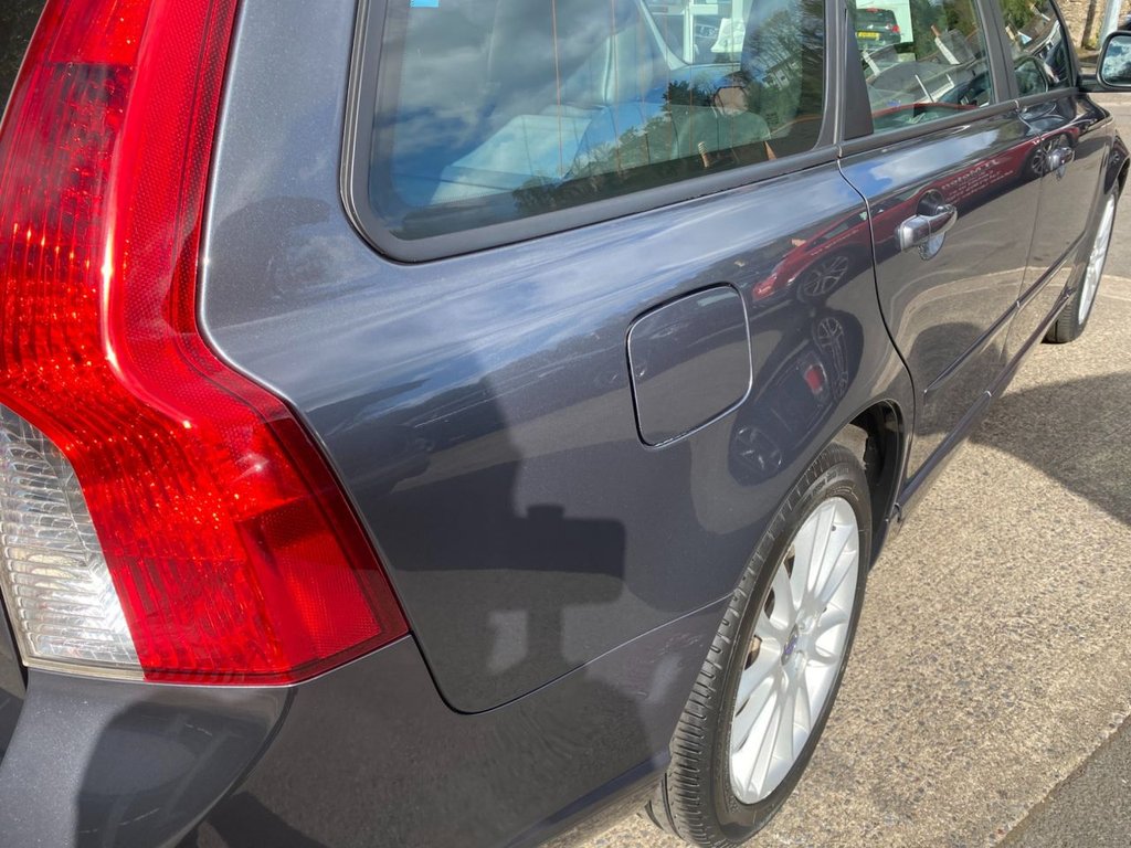 USED 2011 61 VOLVO V50 2.0 D3 SE Lux Edition Estate 5dr Diesel Geartronic Euro 5 (150 ps) HEATED SEATS + SAT NAV