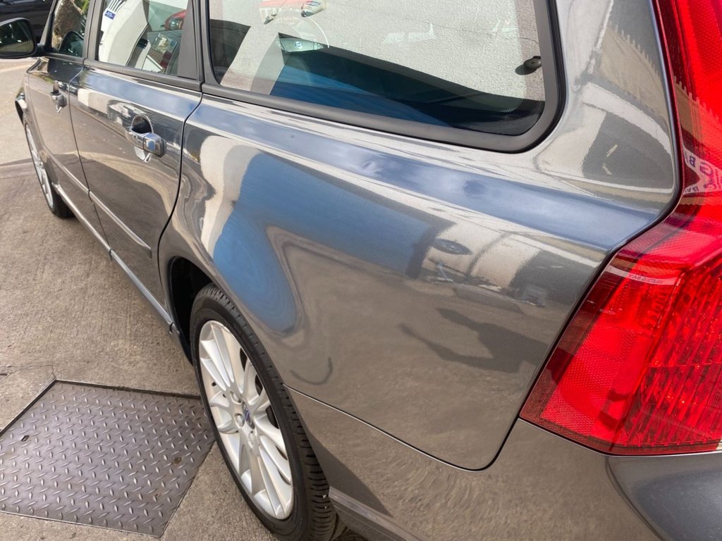 USED 2011 61 VOLVO V50 2.0 D3 SE Lux Edition Estate 5dr Diesel Geartronic Euro 5 (150 ps) HEATED SEATS + SAT NAV