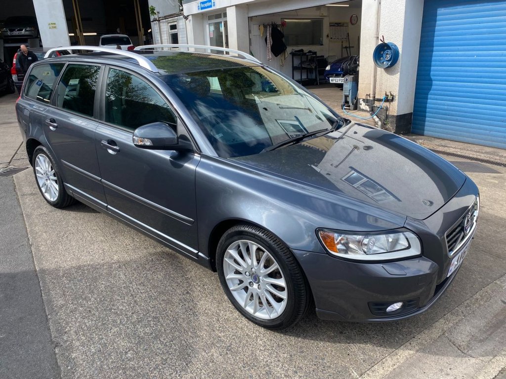 USED 2011 61 VOLVO V50 2.0 D3 SE Lux Edition Estate 5dr Diesel Geartronic Euro 5 (150 ps) HEATED SEATS + SAT NAV