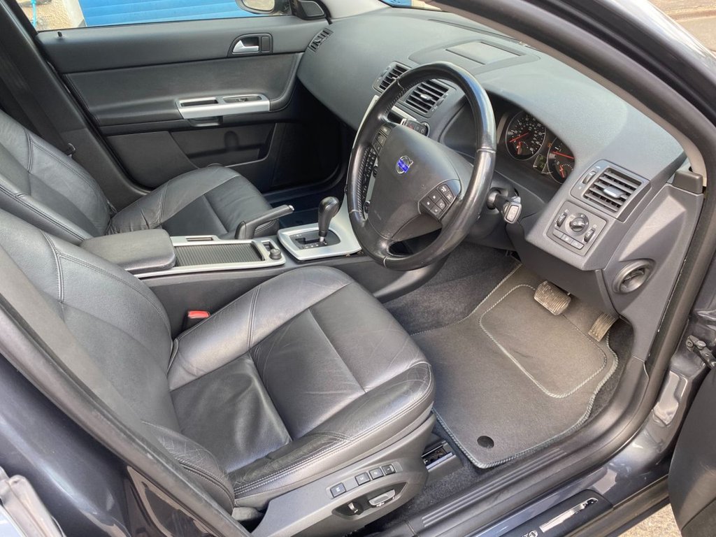 USED 2011 61 VOLVO V50 2.0 D3 SE Lux Edition Estate 5dr Diesel Geartronic Euro 5 (150 ps) HEATED SEATS + SAT NAV