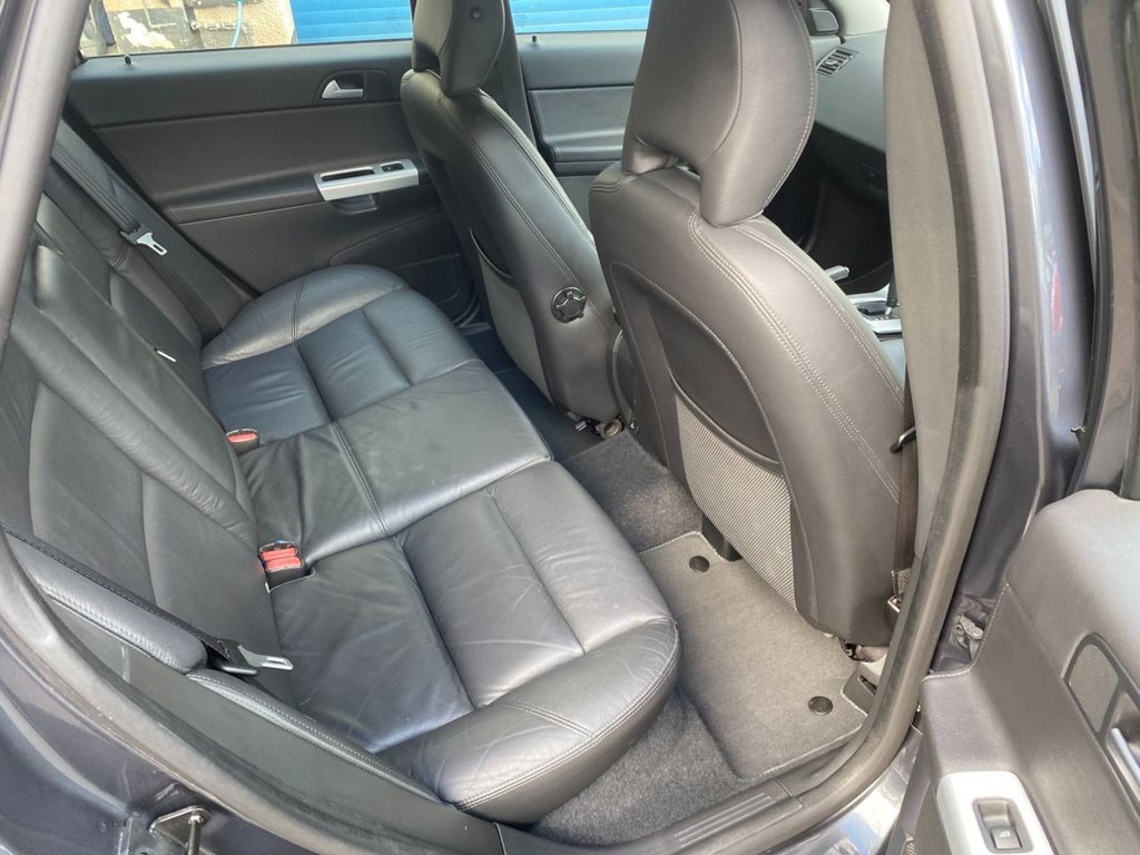 USED 2011 61 VOLVO V50 2.0 D3 SE Lux Edition Estate 5dr Diesel Geartronic Euro 5 (150 ps) HEATED SEATS + SAT NAV
