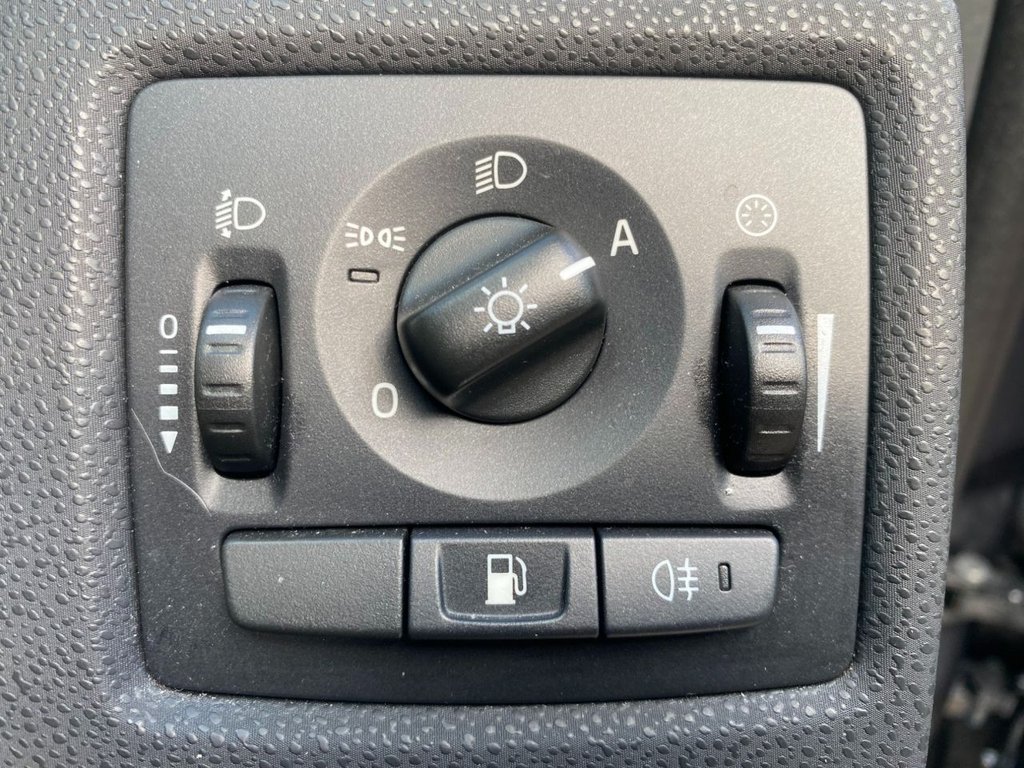 USED 2011 61 VOLVO V50 2.0 D3 SE Lux Edition Estate 5dr Diesel Geartronic Euro 5 (150 ps) HEATED SEATS + SAT NAV