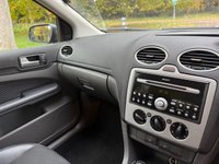 USED 2006 06 FORD FOCUS 1.6 Titanium Hatchback 5dr Petrol Manual (155 g/km, 113 bhp) 