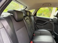 USED 2006 06 FORD FOCUS 1.6 Titanium Hatchback 5dr Petrol Manual (155 g/km, 113 bhp) 