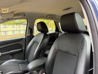 USED 2006 06 FORD FOCUS 1.6 Titanium Hatchback 5dr Petrol Manual (155 g/km, 113 bhp) 