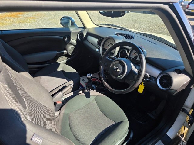 2011 MINI HATCH - Photo 8