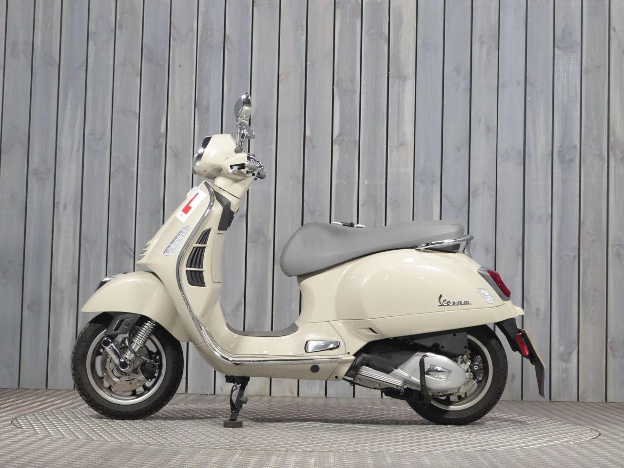 300 Hpe 2023 Vespa Scooter Gts 300 Super Sport VESPA GTS300 - Main Image