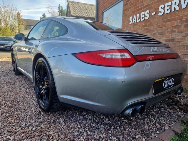 View our PORSCHE 911