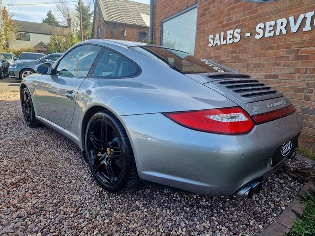 View our PORSCHE 911