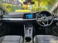 USED 2021 70 VOLKSWAGEN GOLF 1.5 eTSI MHEV Life Hatchback 5dr Petrol Hybrid DSG Euro 6 (s/s) (150 ps) CarPlay, Parking Sensors