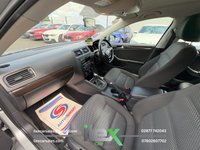 USED 2014 64 VOLKSWAGEN JETTA 2.0 TDI BlueMotion Tech SE Saloon 4dr Diesel DSG Euro 6 (s/s) (110 ps) 