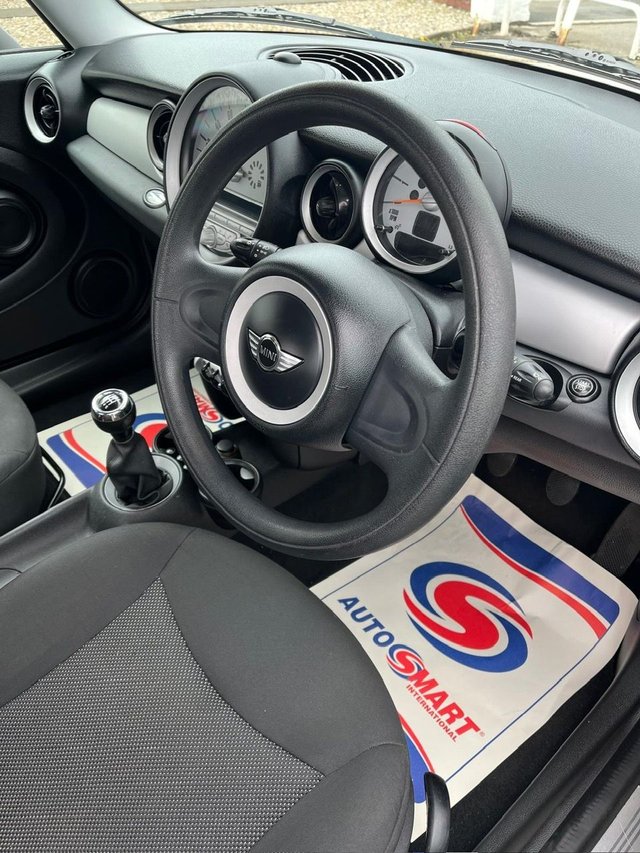 2010 MINI HATCH - Photo 8