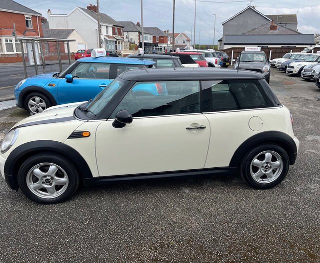 2010 MINI HATCH - Photo 5