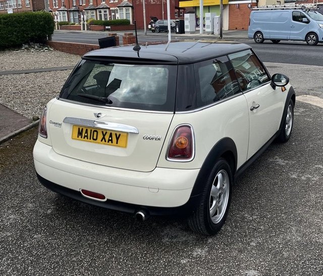 2010 MINI HATCH - Photo 4
