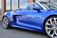 USED 2015 15 AUDI R8 5.2 FSI V10 Spyder 2dr Petrol S Tronic quattro Euro 5 (525 ps) LOW MILES / DIAMOND STITCHING
