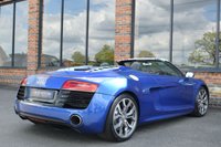 USED 2015 15 AUDI R8 5.2 FSI V10 Spyder 2dr Petrol S Tronic quattro Euro 5 (525 ps) LOW MILES / DIAMOND STITCHING