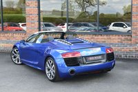 USED 2015 15 AUDI R8 5.2 FSI V10 Spyder 2dr Petrol S Tronic quattro Euro 5 (525 ps) LOW MILES / DIAMOND STITCHING