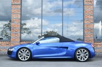 USED 2015 15 AUDI R8 5.2 FSI V10 Spyder 2dr Petrol S Tronic quattro Euro 5 (525 ps) LOW MILES / DIAMOND STITCHING