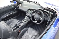 USED 2015 15 AUDI R8 5.2 FSI V10 Spyder 2dr Petrol S Tronic quattro Euro 5 (525 ps) LOW MILES / DIAMOND STITCHING
