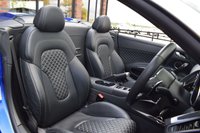 USED 2015 15 AUDI R8 5.2 FSI V10 Spyder 2dr Petrol S Tronic quattro Euro 5 (525 ps) LOW MILES / DIAMOND STITCHING