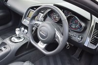 USED 2015 15 AUDI R8 5.2 FSI V10 Spyder 2dr Petrol S Tronic quattro Euro 5 (525 ps) LOW MILES / DIAMOND STITCHING