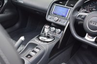 USED 2015 15 AUDI R8 5.2 FSI V10 Spyder 2dr Petrol S Tronic quattro Euro 5 (525 ps) LOW MILES / DIAMOND STITCHING