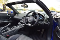 USED 2015 15 AUDI R8 5.2 FSI V10 Spyder 2dr Petrol S Tronic quattro Euro 5 (525 ps) LOW MILES / DIAMOND STITCHING