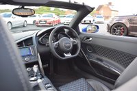 USED 2015 15 AUDI R8 5.2 FSI V10 Spyder 2dr Petrol S Tronic quattro Euro 5 (525 ps) LOW MILES / DIAMOND STITCHING