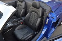 USED 2015 15 AUDI R8 5.2 FSI V10 Spyder 2dr Petrol S Tronic quattro Euro 5 (525 ps) LOW MILES / DIAMOND STITCHING