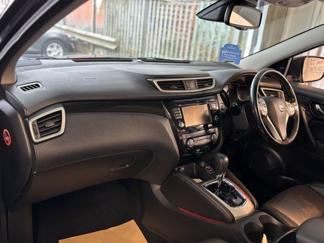 2015 Nissan Qashqai 1.2L Tekna 5dr - Photo 2