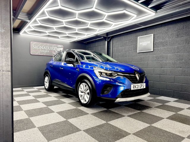 View our RENAULT CAPTUR