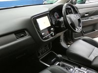 USED 2020 70 MITSUBISHI OUTLANDER 2.0 MIVEC Exceed SUV 5dr Petrol CVT 4WD Euro 6 (s/s) (150 ps) STUNNING EXAMPLE 7 SEATS SAT NAV LEATHER HEATED SEATS REAR VIEW CAMERA 1 OWNER EXCELLENT SERVICE HISTORY MITSUBISHI WARRANTY TILL NOV 2025