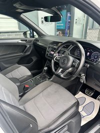 USED 2017 17 VOLKSWAGEN TIGUAN 2.0 TDI BlueMotion Tech R-Line SUV 5dr Diesel DSG Euro 6 (s/s) (150 ps) 