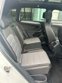 USED 2017 17 VOLKSWAGEN TIGUAN 2.0 TDI BlueMotion Tech R-Line SUV 5dr Diesel DSG Euro 6 (s/s) (150 ps) 